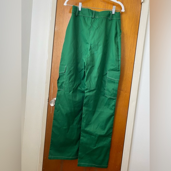Pretty Little Thing - Bright Green Woven Straight Leg Cargo Pants (NWT) - Picture 6 of 6